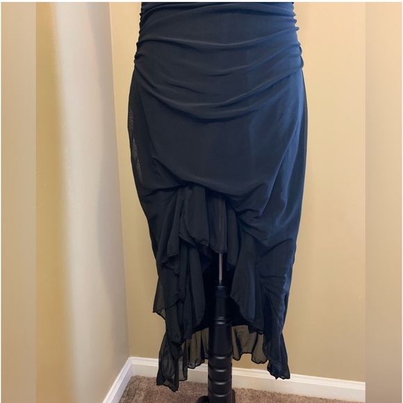 BLACK ASYMMETRICAL RUFFLE HEM RUCHED DRESS - Picture 7 of 13